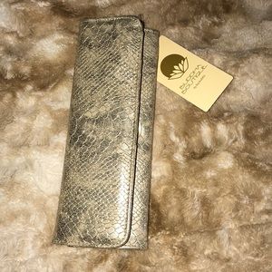 Long gold wallet alligator print with gold accent